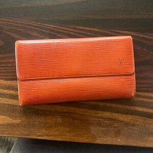 Louis Vuitton EPI long wallet